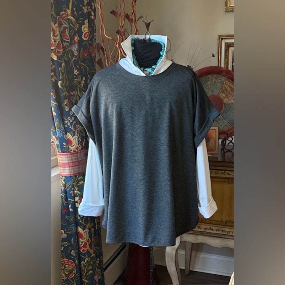 Cupio Gray Rolled Sleeve Top | 2X